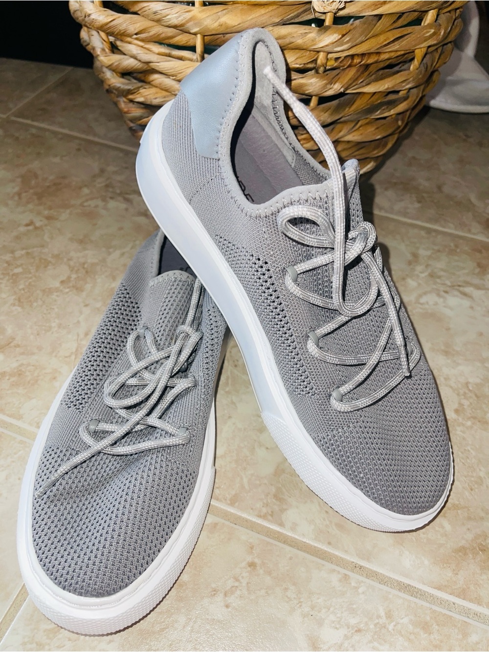 New Size 10 Grey Slip On J SLIDES Sneakers‎